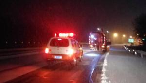 河南迎來2018年第一場雪 高遠日常養護項目部開啟除雪模式戰冰雪